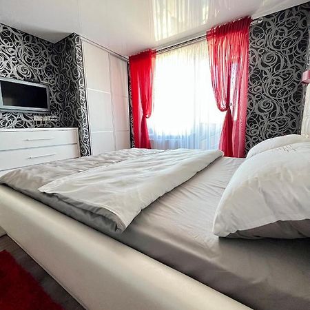 Relax. Просторі Та Затишні Апартаменти Ternopil Eksteriør billede