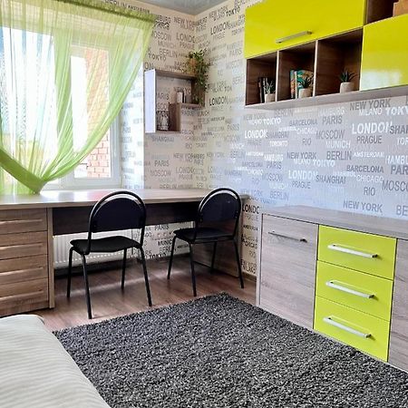 Relax. Просторі Та Затишні Апартаменти Ternopil Eksteriør billede